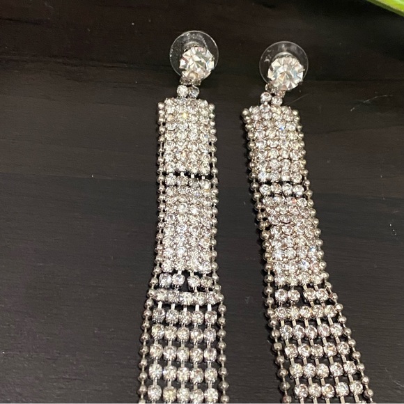 Vintage Unsigned Pavé Clear Rhinestones Drop Fringe Runway Statement Earrings - Picture 9 of 13